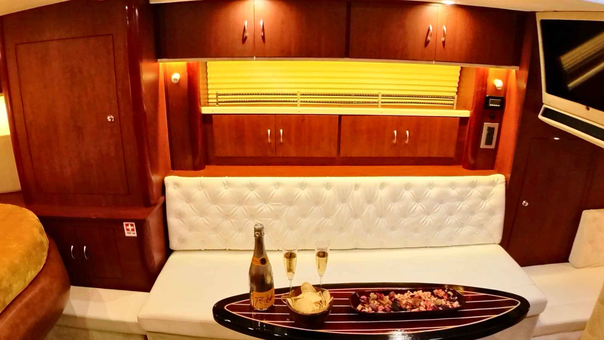 yacht-ride-interior-slider-4